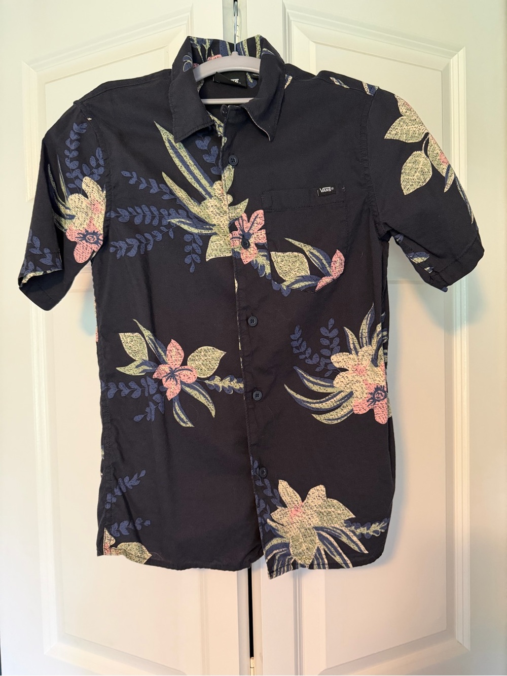 Vans Boy’s Navy Floral Short-Sleeve Button-Up Shirt, Medium
